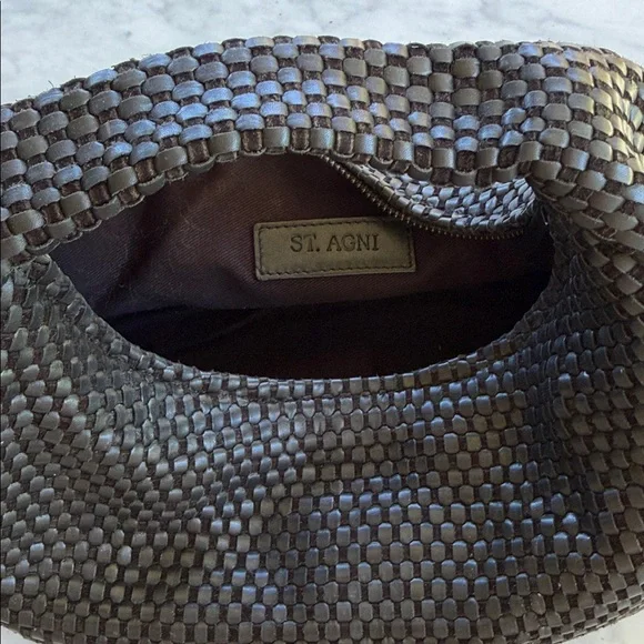 ST. Agni Elegant Black Woven Handbag - Picture 2 of 4